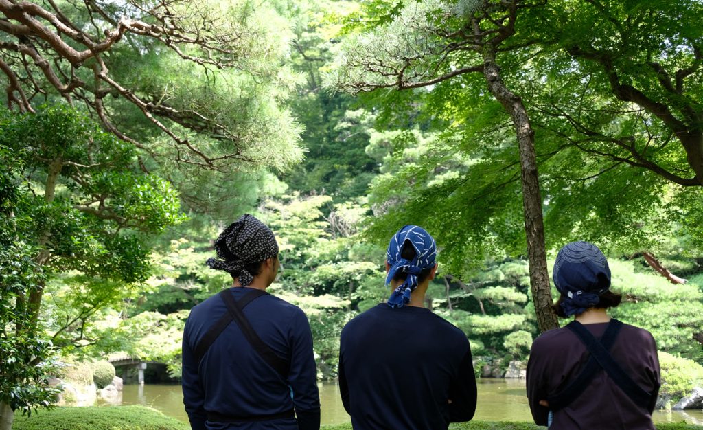 第四話 お茶の時間 庭の中の人 花毎 はなごと